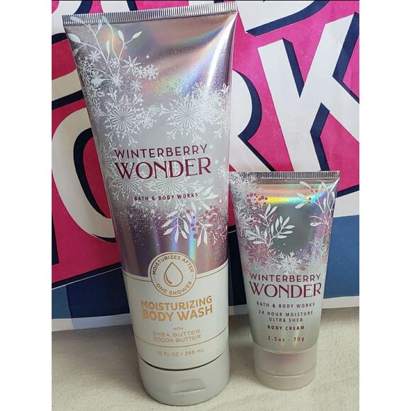 BBW Winterberry Wonder Moisturizing Body Wash & Cream Body Care Set - Picture 1 of 3